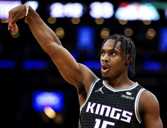 条小龙与先 条小龙与先